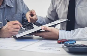 برامج إدارة الأعمال : تحسين الكفاءة وتبسيط العمليات < ر / > الإدارة الفعالة هي مفتاح النجاح في بيئة الأعمال الحيوية اليوم . الشركات في جميع الصناعات تسعى إلى تحسين العمليات ، والحد من التكاليف وزيادة الإنتاجية . هذا هو حيث برامج إدارة الأعمال تلعب دورا رئ